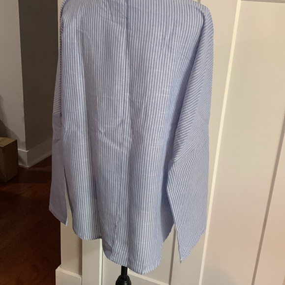 Ladies blouse - Picture 2 of 4